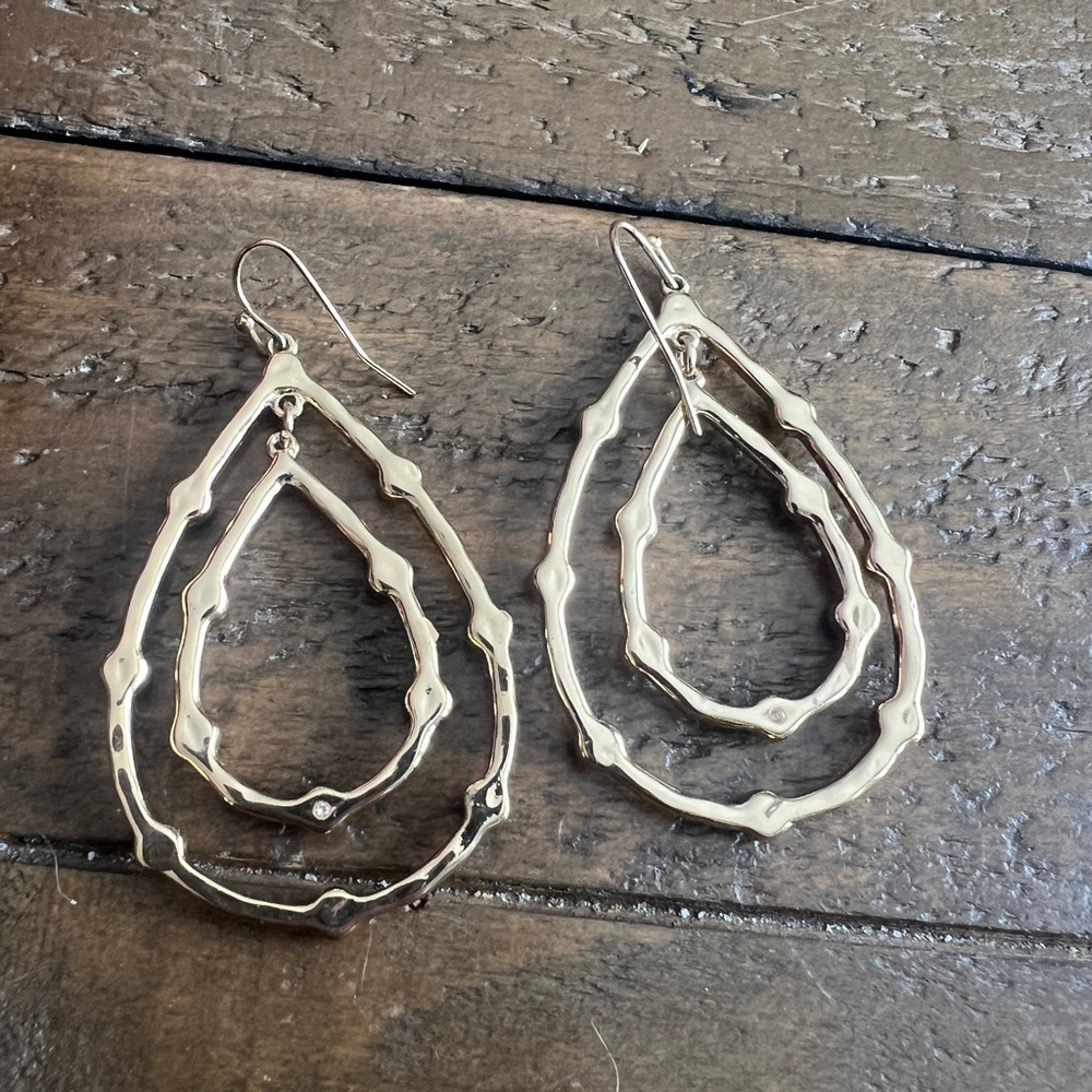 Gold Plated Teardrop Earrings with pink and red colors - Picture 2 of 2
